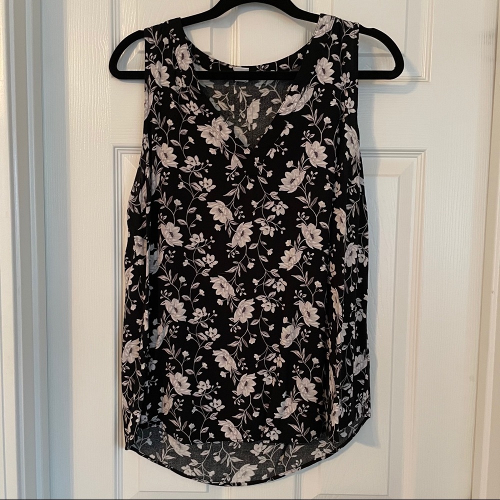 Floral sleeveless top